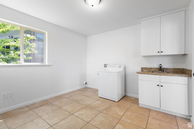 15337 S Eagle Crest Dr E, Draper, UT 84020 - laundry area with washer / dryer, bar with sink, light tile patterned floors, and cabinet space