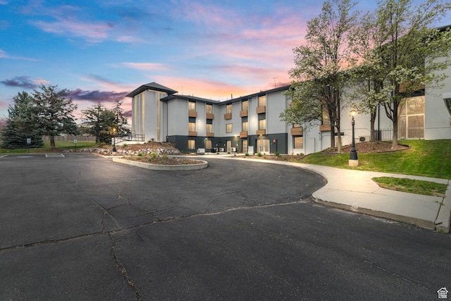 404 E 5600 S, Murray, UT 84107 - view of property at dusk