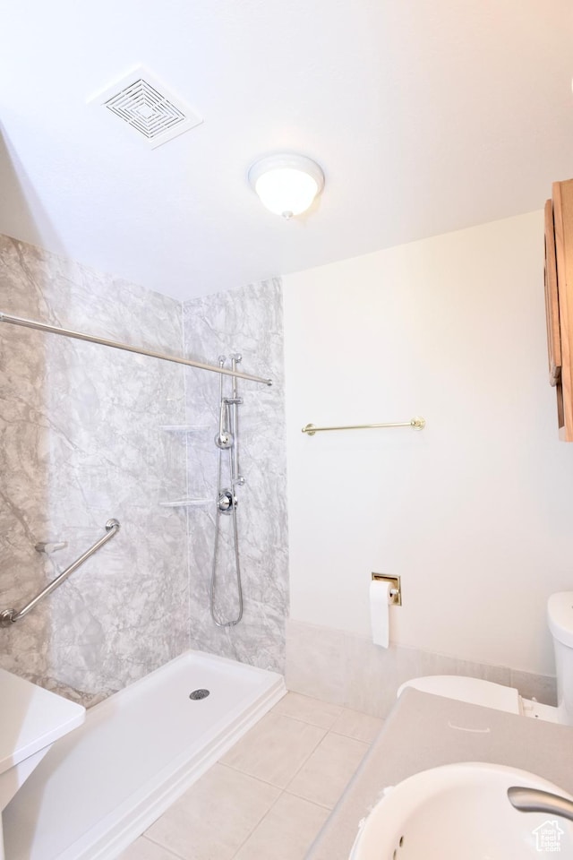 686 E 400 N, Lehi, UT 84043 - full bath with a tile shower and tile patterned floors