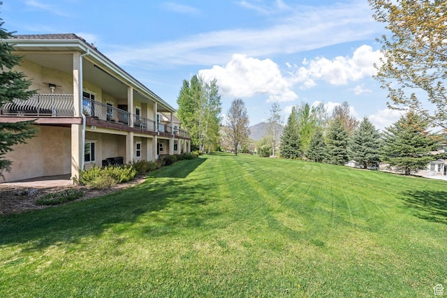 364 N Tanner Ln, Midway, UT 84049 - view of grassy yard with a balcony