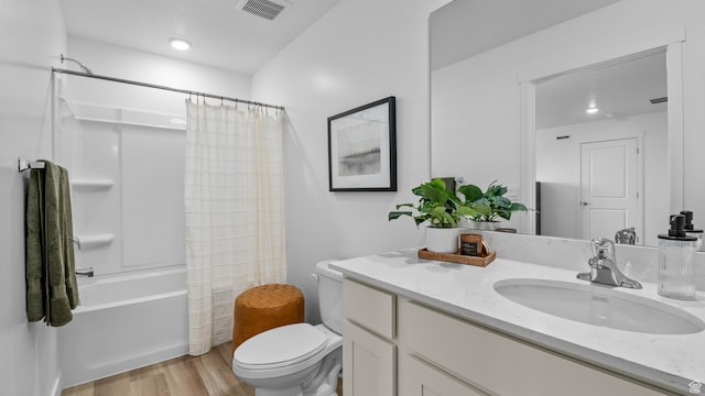 1538 E 720 N Unit 1083, Salem, UT 84653 - full bath with vanity, wood finished floors, shower / bath combination with curtain, and recessed lighting