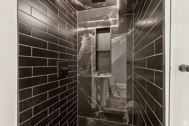 1163 E Blaine Ave, Salt Lake City, UT 84105 - bathroom featuring a tile shower