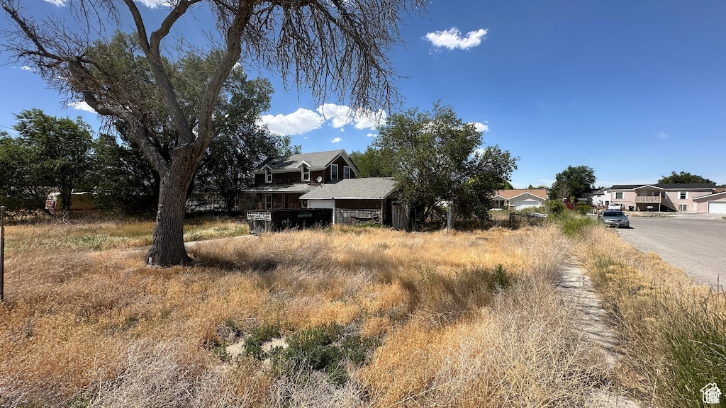637 E Main St, Grantsville, UT 84029 - view of yard with a residential view