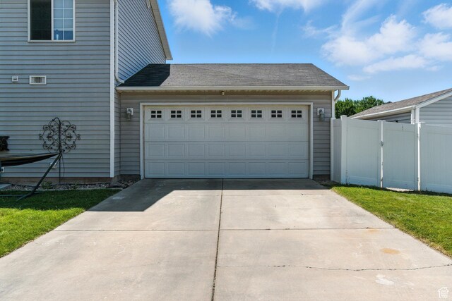 632 W 100 N, Spanish Fork, UT 84660 - garage with driveway