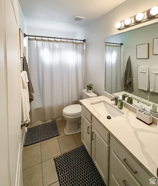 2930 E 450 N Unit F24, St George, UT 84790 - full bath with vanity, tile patterned flooring, and shower / tub combo with curtain