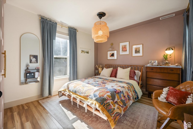 922 S 400 E, Salt Lake City, UT 84111 - bedroom with wood finished floors and baseboards