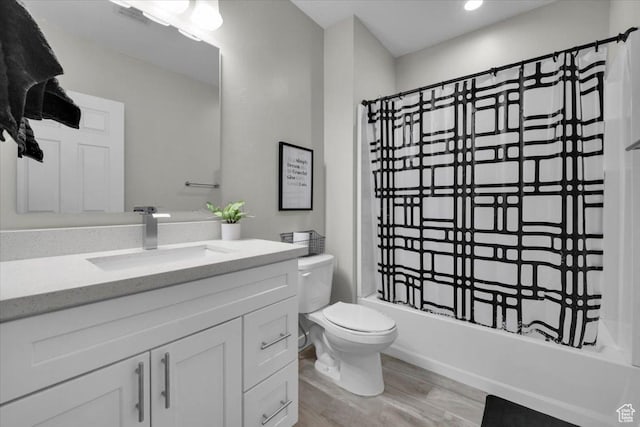 4439 W Mille Lacs Dr, South Jordan, UT 84009 - bathroom with vanity, shower / bath combination with curtain, wood finished floors, and recessed lighting