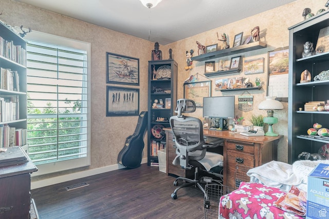 2582 Jacqueline Dr E, Ogden, UT 84403 - home office with wood finished floors and a textured wall