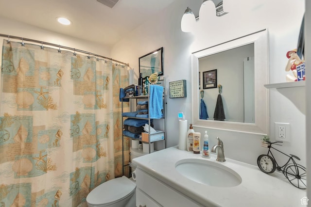 248 W Chukar Cir Unit 18, Garden City, UT 84028 - full bathroom featuring vanity, curtained shower, and recessed lighting