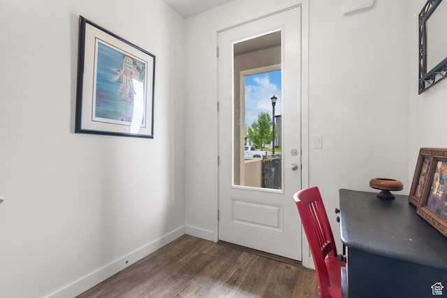 5359 W Bowstring Way Unit 358, South Jordan, UT 84009 - foyer entrance featuring wood finished floors and baseboards