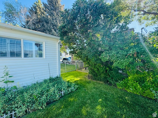 230 E 300 S, Ephraim, UT 84627 - view of yard featuring a gate