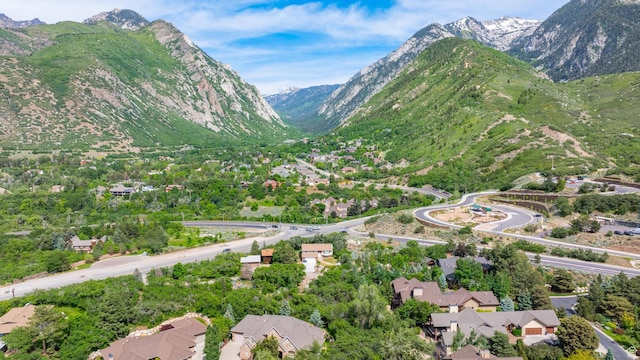 3327 E Wasatch Pines Ln, Sandy, UT 84092 - view of mountain background