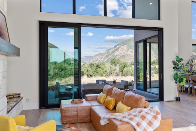 1882 N Main St, Mapleton, UT 84664 - living room featuring wood finished floors and a mountain view
