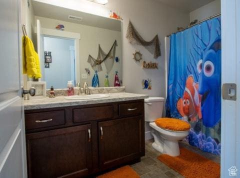 4910 N Deseret Peak Dr, Eagle Mountain, UT 84005 - full bath featuring vanity and curtained shower