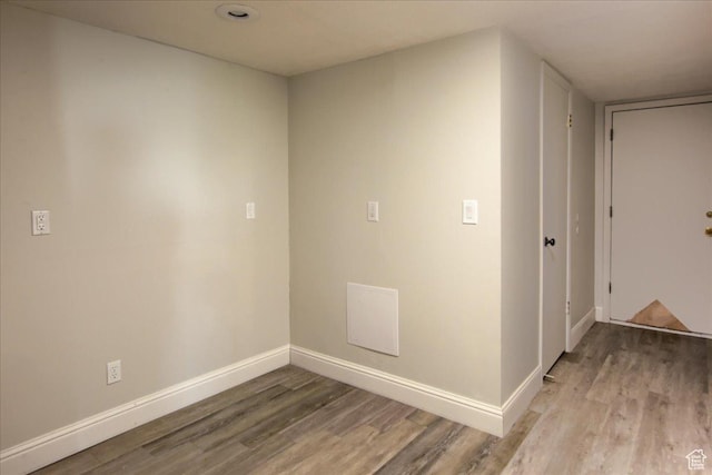 2839 S Oakwood Dr, Bountiful, UT 84010 - corridor featuring light wood finished floors and baseboards