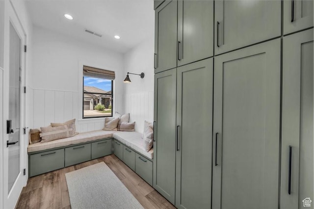 772 E Prairie Way, Washington, UT 84780 - bathroom with wood finished floors and recessed lighting