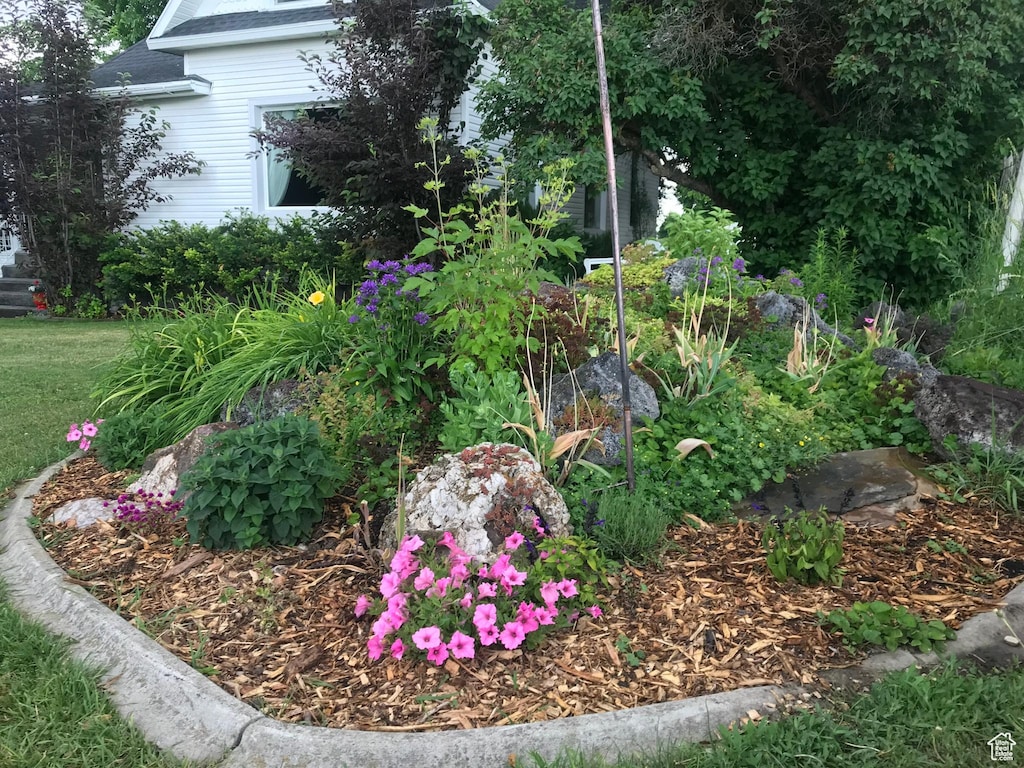 148 E Center St, Clarkston, UT 84305 - view of yard