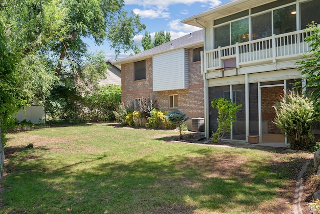 560 S 1350 E, Fruit Heights, UT 84037 - view of grassy yard with a sunroom