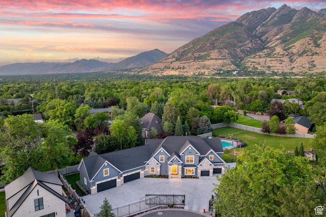 6273 S Oakcrest Cir, Holladay, UT 84121 - aerial view of property and surrounding area with mountains