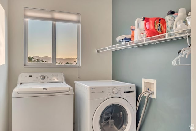 14012 S Osborne Ln E, Draper, UT 84020 - laundry area featuring washer and dryer