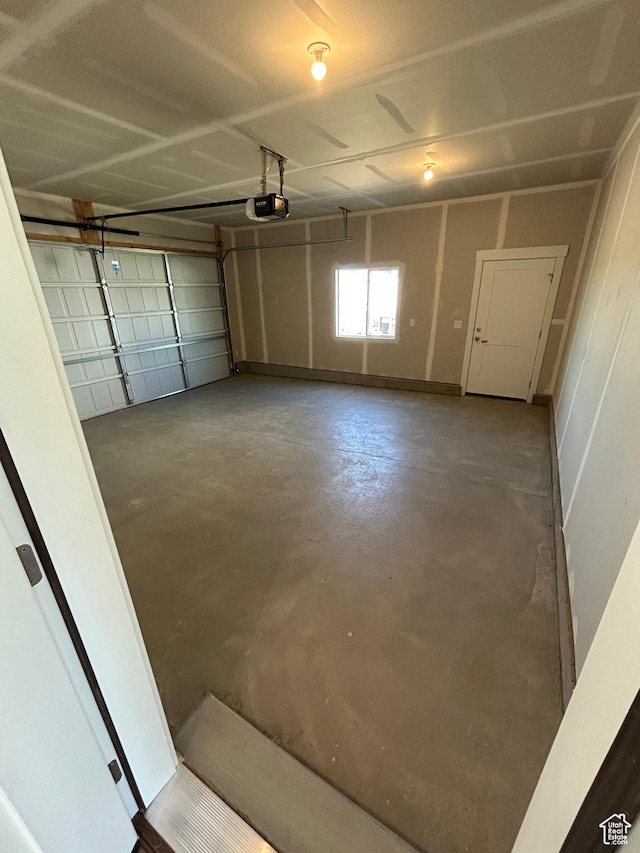 564 N 800 W, Smithfield, UT 84335 - garage with a garage door opener