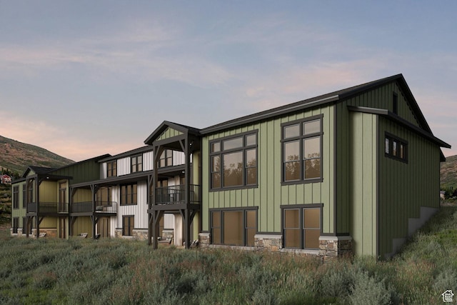 424 W Ascent Dr Unit 254, Hideout, UT 84036 - back of property at dusk with board and batten siding and stone siding