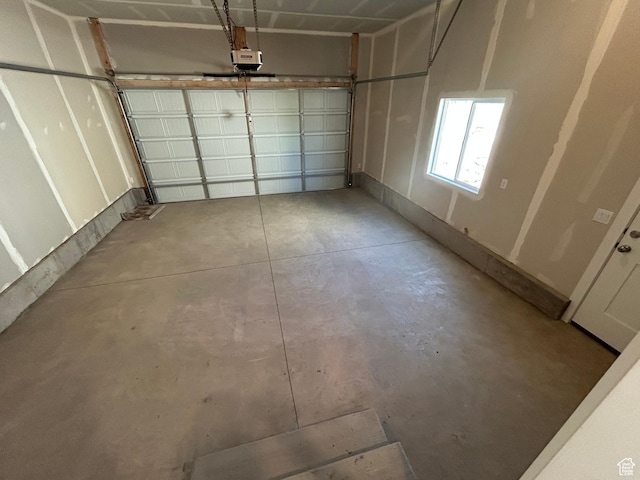 556 N 800 W, Smithfield, UT 84335 - garage with a garage door opener