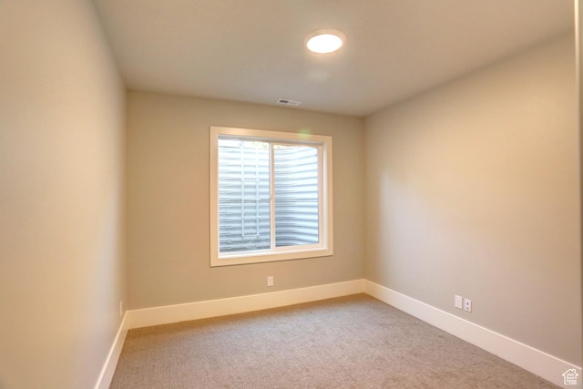 435 E Maple St, Mapleton, UT 84664 - spare room featuring light carpet