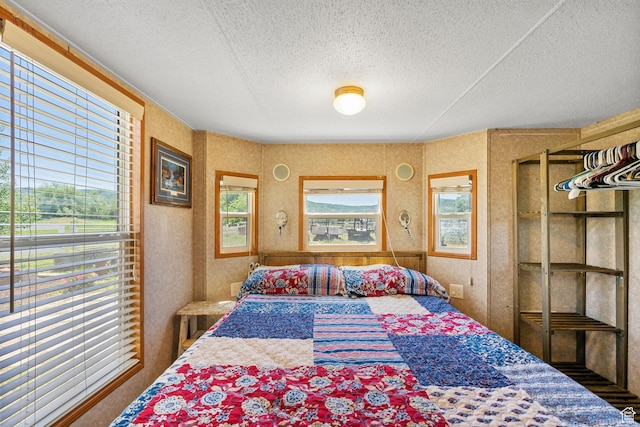 2125 E Elk Meadow Cir, Kamas, UT 84036 - bedroom with a textured ceiling