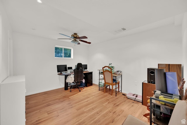 45 W 900 S, Layton, UT 84041 - home office featuring light wood-style floors, ceiling fan, and recessed lighting