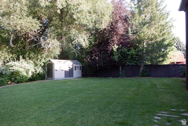 62 S Flint St W, Kaysville, UT 84037 - view of yard with a storage unit