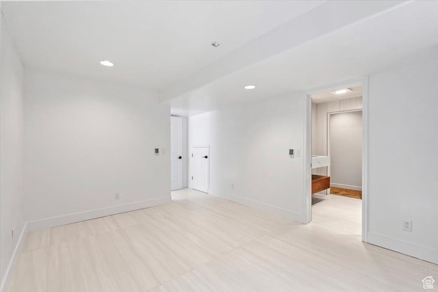 4104 S Bridlewood Dr E, Bountiful, UT 84010 - spare room featuring recessed lighting