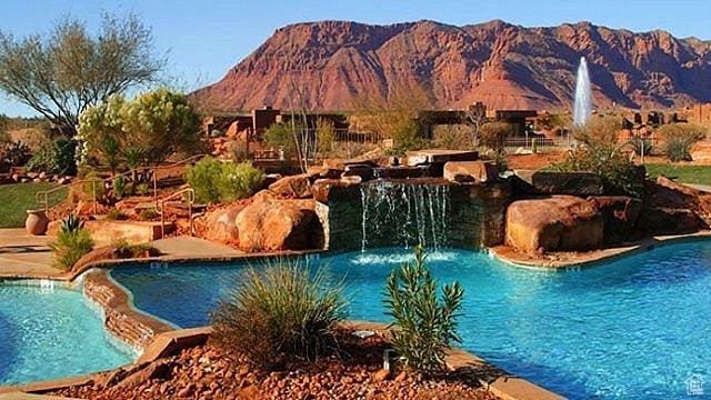 2085 N Tuweap Dr Unit 16, St George, UT 84770