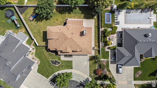 692 E Country Breeze Cir S, Draper, UT 84020 - aerial overview of property's location featuring nearby suburban area