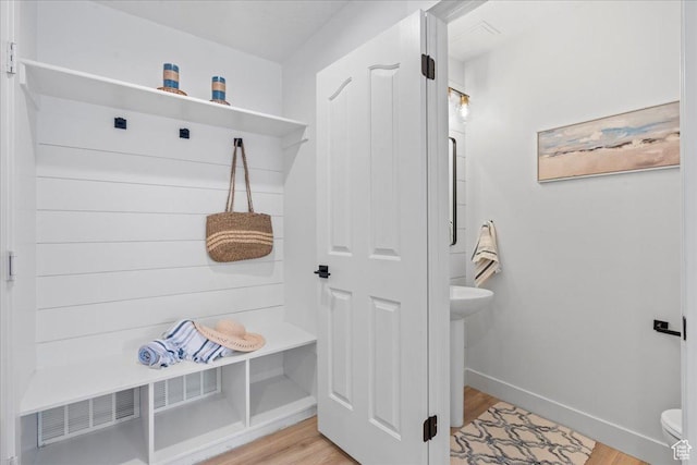 692 E Country Breeze Cir S, Draper, UT 84020 - mudroom featuring light wood finished floors and baseboards