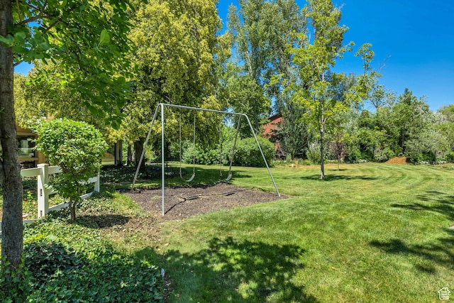 4851 S Woodbridge Dr Unit 38, Holladay, UT 84117 - view of green lawn