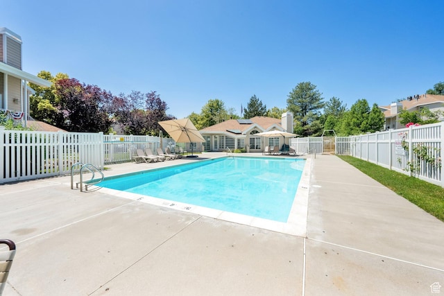 650 S Main St Unit 7103, Bountiful, UT 84010 - community pool with a patio