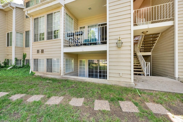 650 S Main St Unit 7103, Bountiful, UT 84010 - back of property featuring stairs
