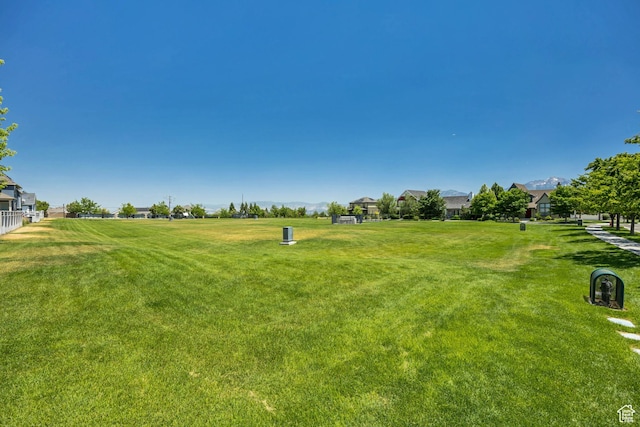 10253 S Clarks Hill Dr, South Jordan, UT 84009 - view of grassy yard
