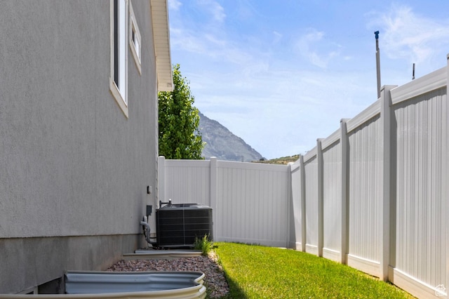 1268 S Raintree Ln, Santaquin, UT 84655 - view of yard with a mountain view