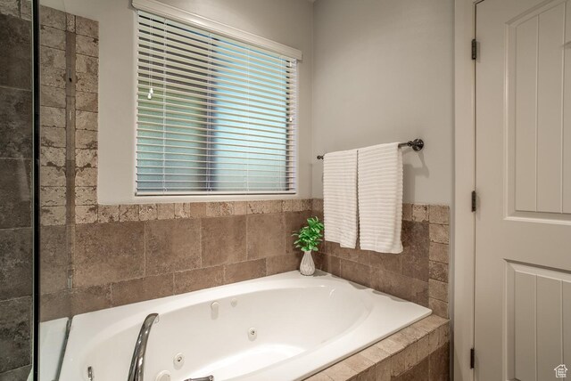 1430 W 365 N, Hurricane, UT 84737 - bathroom featuring a whirlpool tub