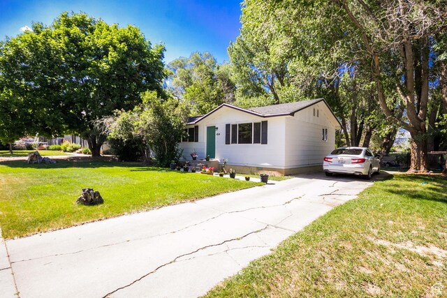 454 W 650 N, Vernal, UT 84078 - ranch-style home featuring a front lawn and driveway