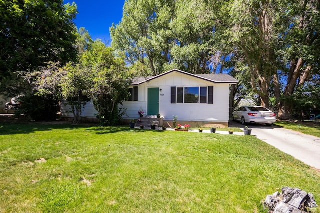 454 W 650 N, Vernal, UT 84078 - view of front of home with a front yard and driveway