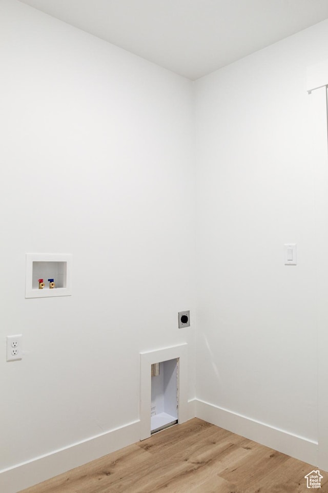 229 W 690 N, Smithfield, UT 84335 - laundry room with electric dryer hookup, hookup for a washing machine, and light wood-style floors