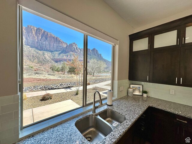 108 N Trapper Cir W Unit C, Springdale, UT 84767 - photo 8