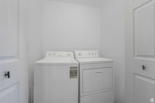 153 E Main St Unit B, Santaquin, UT 84655 - laundry area with separate washer and dryer