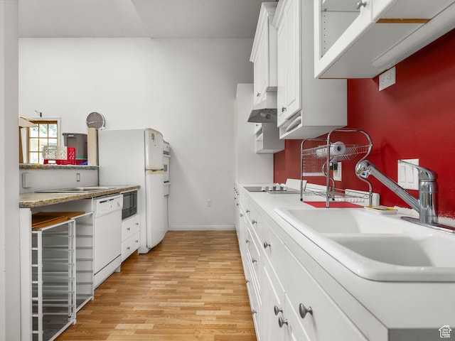 550 S 700 W, Payson, UT 84651 - kitchen featuring white appliances, light wood-type flooring, under cabinet range hood, white cabinets, and light countertops
