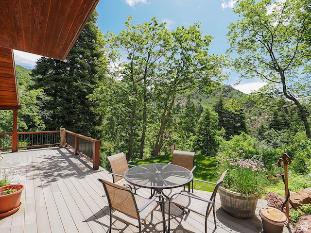 2137 N Pinecrest Canyon Rd Unit 35, Emigration Canyon, UT 84108 - deck with outdoor dining area