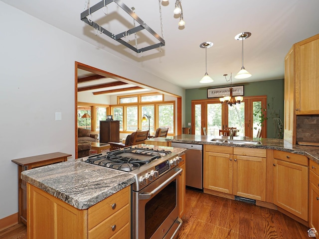 2137 N Pinecrest Canyon Rd Unit 35, Emigration Canyon, UT 84108 - kitchen featuring stainless steel appliances, a chandelier, a peninsula, plenty of natural light, and beamed ceiling