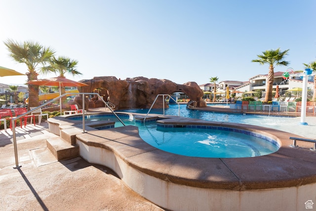 3780 W Arcadia Dr Unit 25, Santa Clara, UT 84765 - community pool with a community hot tub